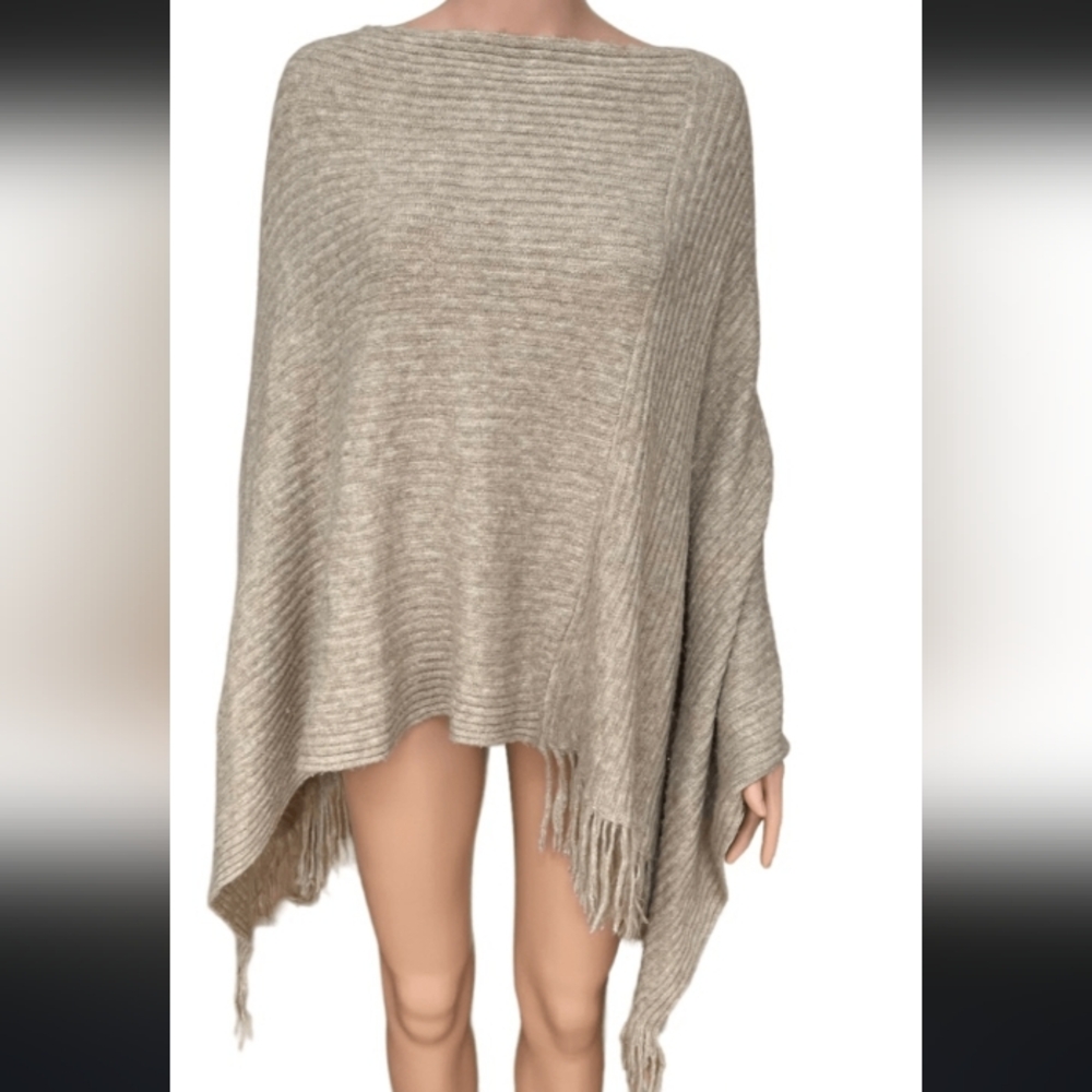 Elegant Beige Women's Sweater Poncho.New Condition
